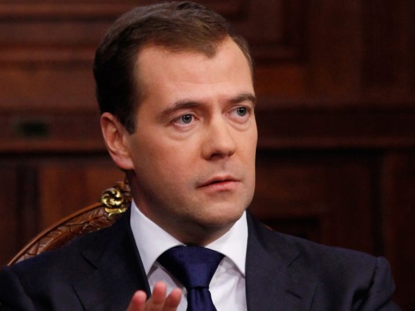 Премьер-министр РФ поручил создать в школах детское ТВ