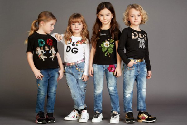 Родители прививают детям чувство стиля в одежде