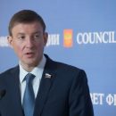 Турчак требует от Минкульта запретить прокат комедии о блокадном Ленинграде Турчак требует от Минкульта запретить прокат комедии о блокадном Ленинграде